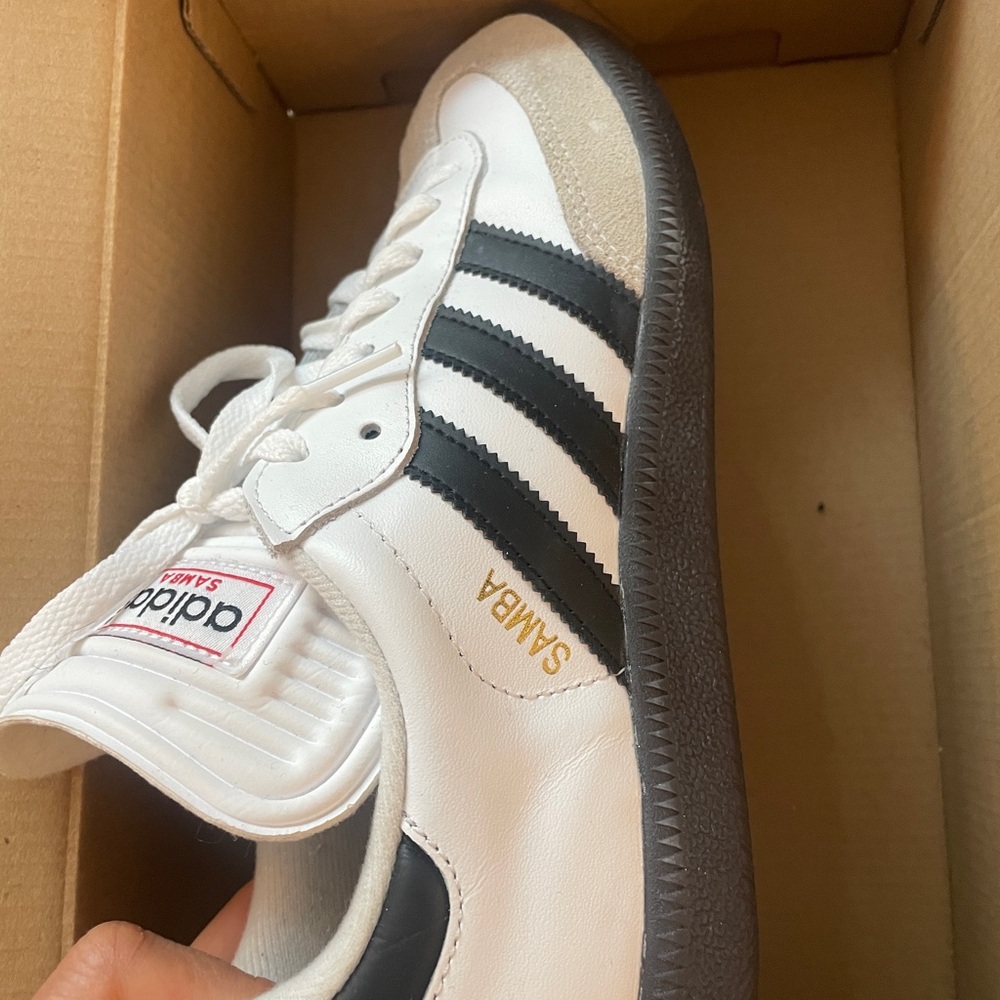 Adidas white sambas size 8 women only worn twice